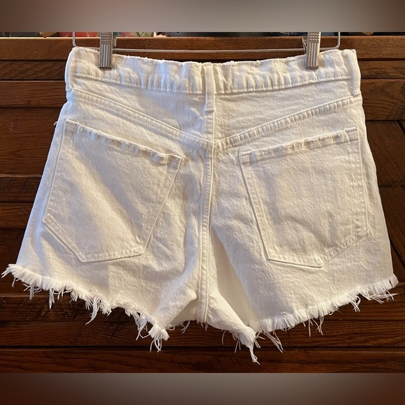 Abercrombie & Fitch High Rise The Mom Short White Denim Shorts Raw Hem sz 28 - Picture 4 of 9
